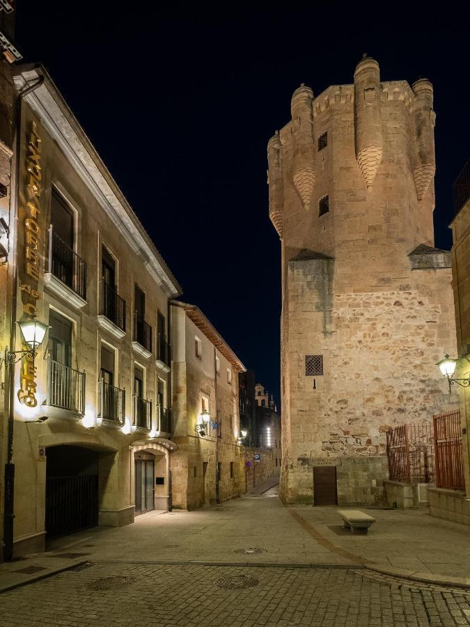 Luxor Torre del Clavero Apartments Salamanca Esterno foto
